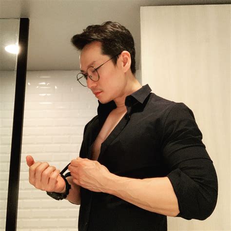 @natbkk. @aungkn.w